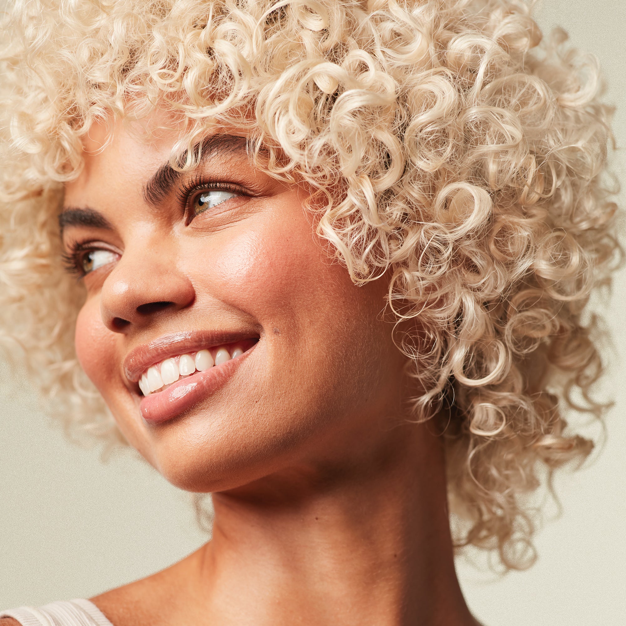 Forever Blonde Leave-In Treatment Spray - Image 3